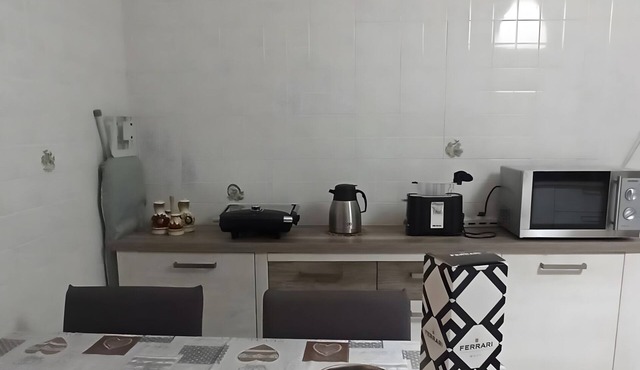 Apartment 'Mare E Città' with Balcony, Wi-Fi and Air Conditioning
