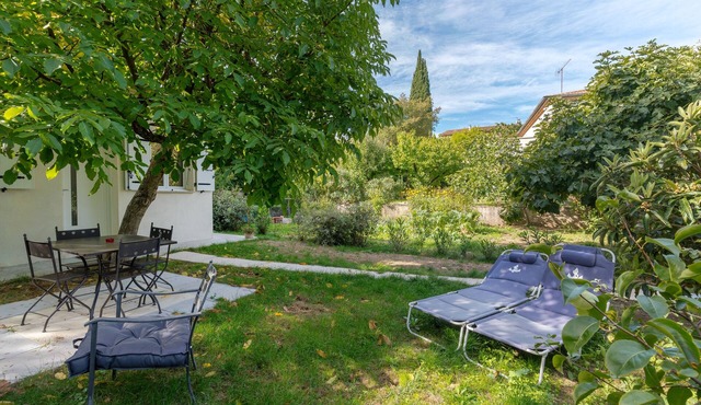 Apartment 'Studio Indépendant Avec Jardin' with Wi-Fi and Air Conditioning