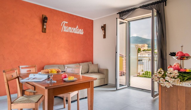 Apartment 'Tramontana' with Private Terrace, Wi-Fi and Air Conditioning