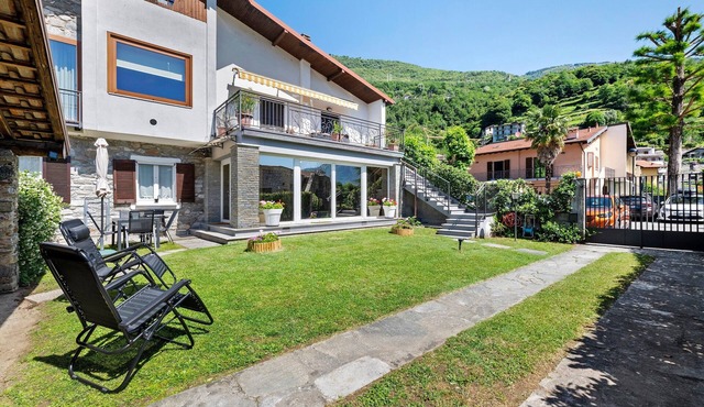 Aphrodite's Garden – Central Yet Peaceful Apartment Near Lake Como