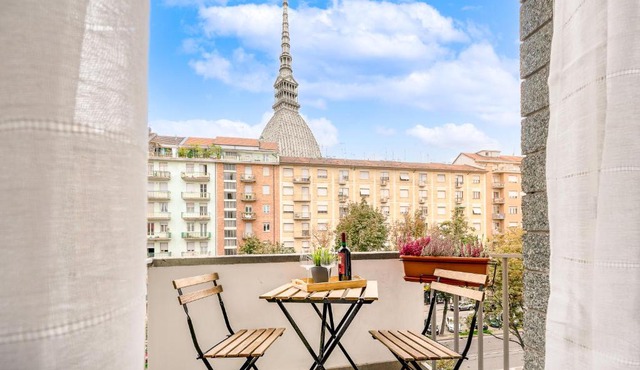 Appartamenti Vista Mole, Centro a 15 min - Luxury Suites & fast WiFi