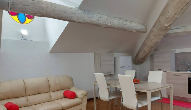 Appartamento Mansardato con due camere da letto presso Villa Mirabilia