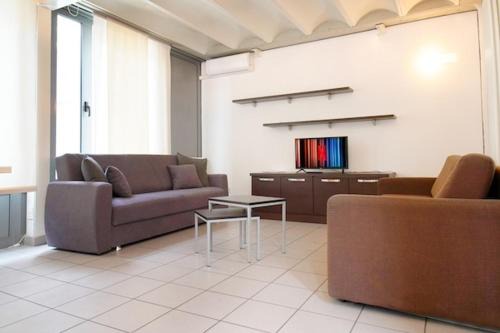 Appartamento per famiglie, parcheggio di fronte WI FI grautito, self check in