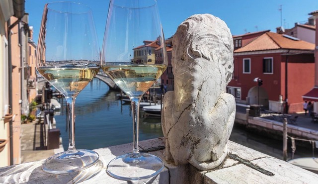 Attilia Suite Historical House in Chioggia canal view Vena Laguna di Venezia