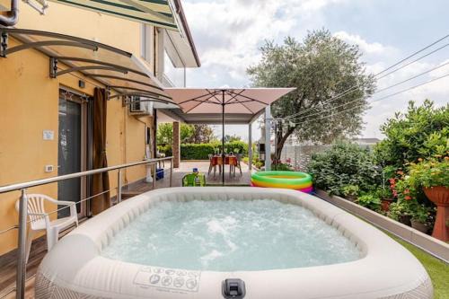 Aura Suite Garden Jacuzzi 10min Lake Garda