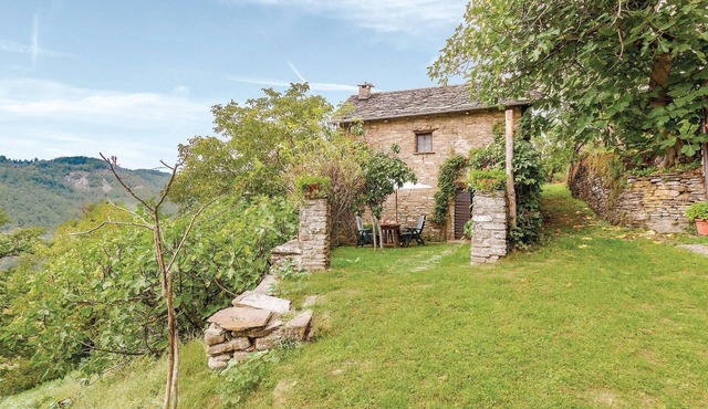 Awesome home in Borgo Val di Taro PR with WiFi