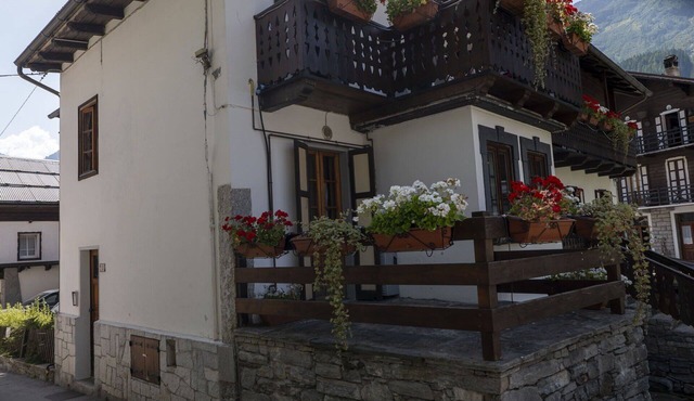Beautiful apartment for 6 people with WIFI, TV, balcony, pets allowed and panoramic view