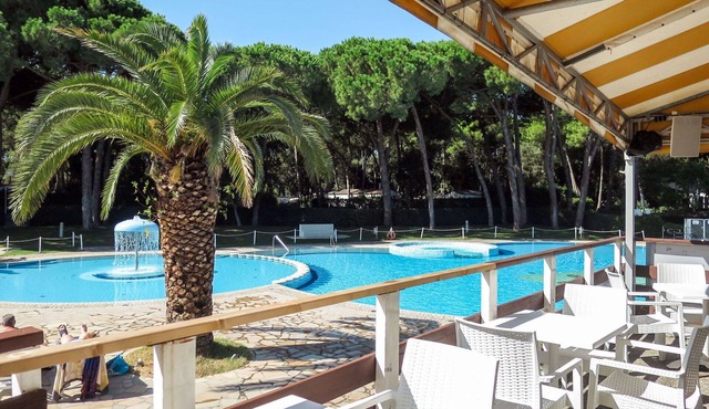 Beautiful apartment in villa for 6 people with WIFI, pool, A/C, TV and terrace
