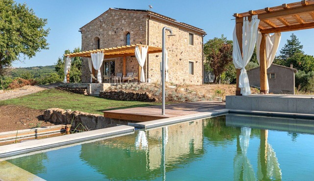 Beautiful private villa for 10 people with WIFI, private pool, terrace and pets allowed