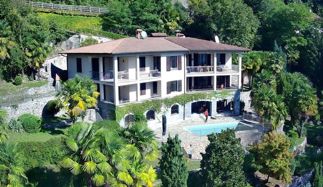 Beautiful private villa for 14 people with private pool, WIFI, TV, terrace and pets allowed