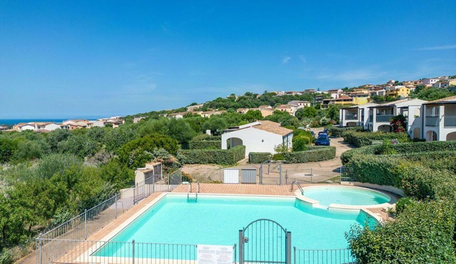 Beautiful private villa for 4 guests with A/C, pool, TV, terrace and pets allowed