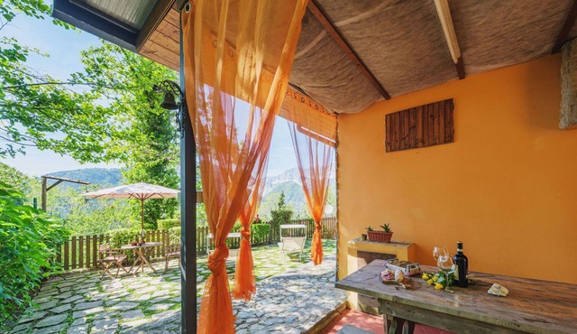 Beautiful private villa for 4 people with WIFI, A/C, TV, patio and pets allowed