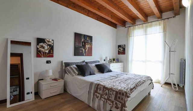Borgo di Terzo Bifocale in Centro storico Check in 24h Fast Wi-Fi Bus 500m