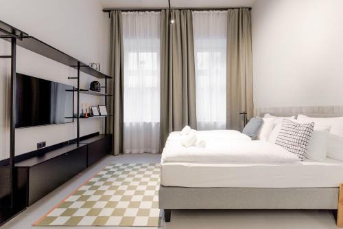 Boutique Design Studios in Vienna Center, Walk to Karlsplatz, Opera