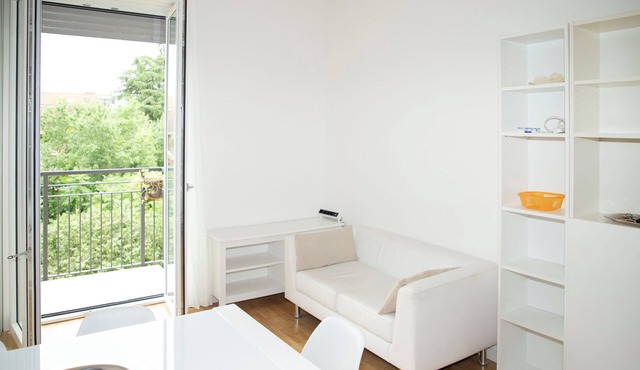 Bright and quiet apartment near Isola neighborhood