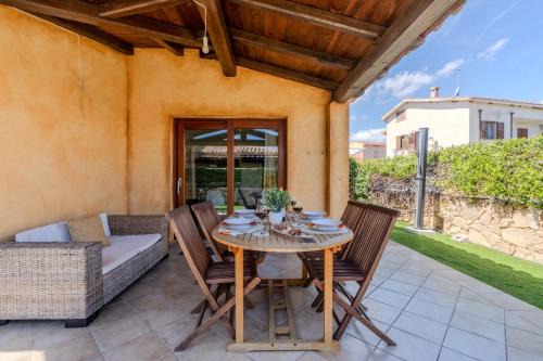Budoni Centro - Villetta Relax con Giardino