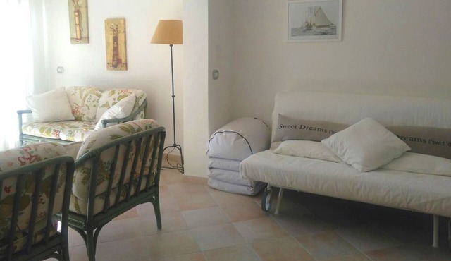 CASA A&A IN EXCLUSIVE GOLF CLUB IS MOLAS TWO STEPS FROM THE SEA