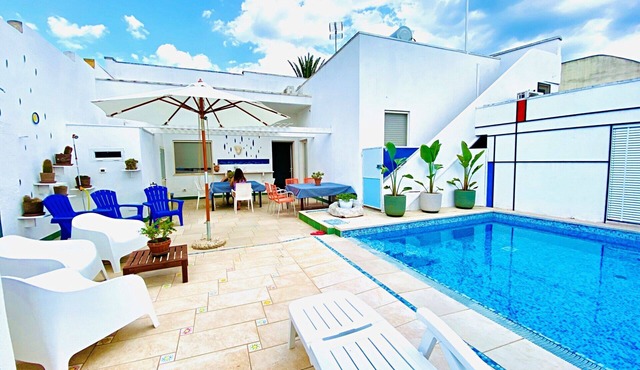 Casa Mondrian - Camere con Bagno e Piscina Privata