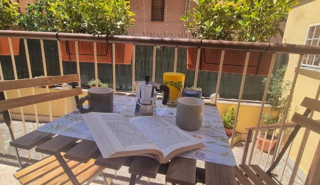 Casalú - Appartamento con Giardino Privato e Parcheggio Gratuito vicino Metro B