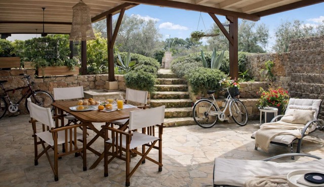 Casina Matilde is a charming retreat carved into an ancient tuff quarry, with walls that tell stories from distant times. This gem, featuring its characteristic barrel vaults, offers a bright furnished veranda for moments of pure stillness, a spacious ro