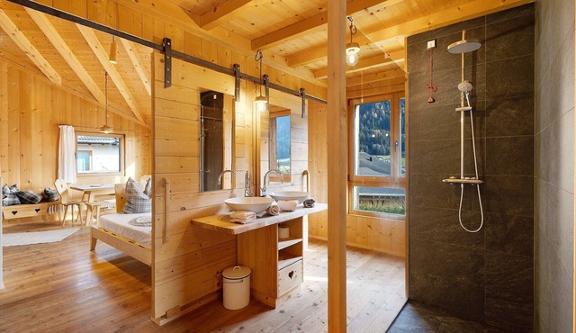Chalet 'Groudo Michl 5' with Mountain View, Shared Terrace and Wi-Fi