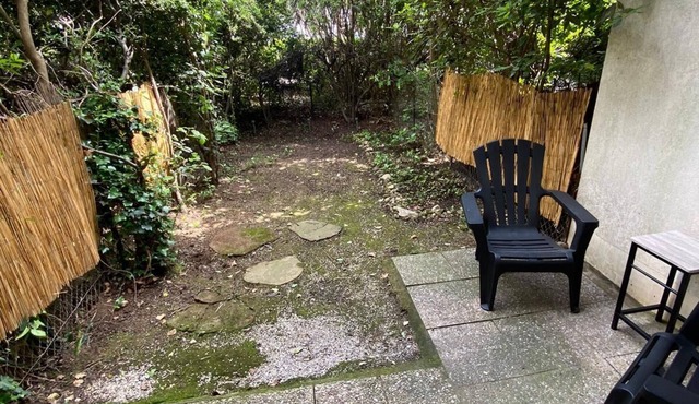 Charmant Studio Avec Jardin Privé