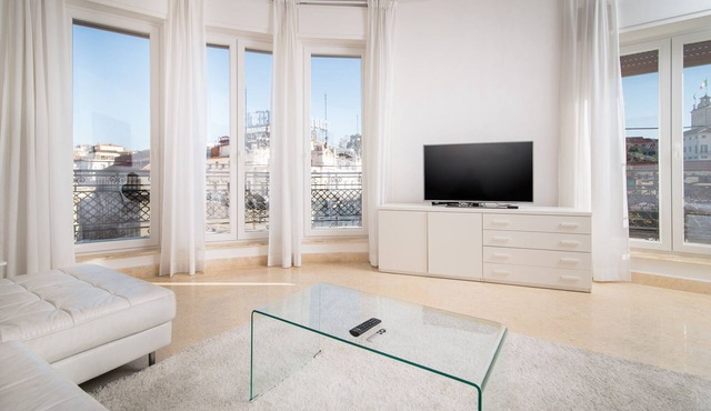 CHARMING APARTMENT PIAZZA DI SPAGNA/TREVI FOUNTAIN OVERLOOKING QUIRINALE