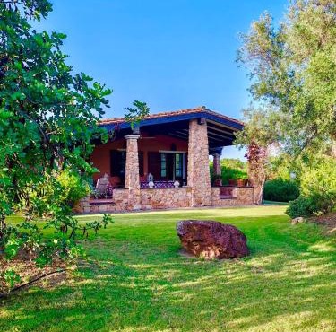 Charming Cottage with Private Garden near Nora & Chia