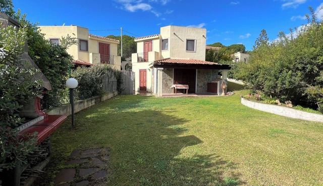 Chia: Cottage with garden, air conditioning, barbecue,and parking.