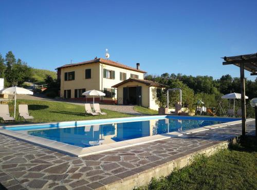 Classic Cottage XL - Agriturismo Spazioso per Famiglie nelle Langhe con Piscina