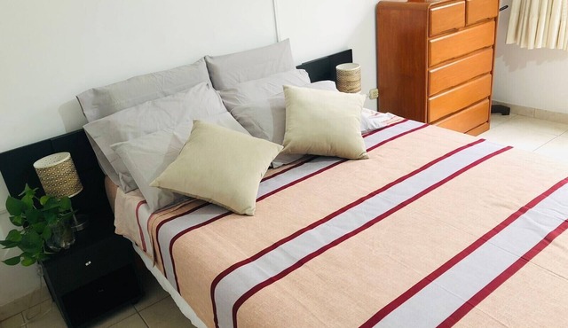 Clean, safe apartment near the historic center of Lima