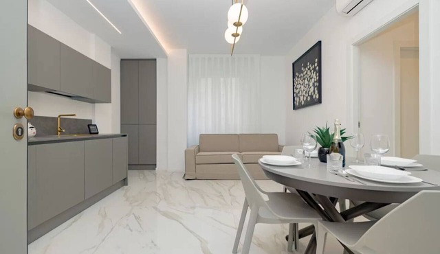 CO4 [Cathedral] Luxurious and Central