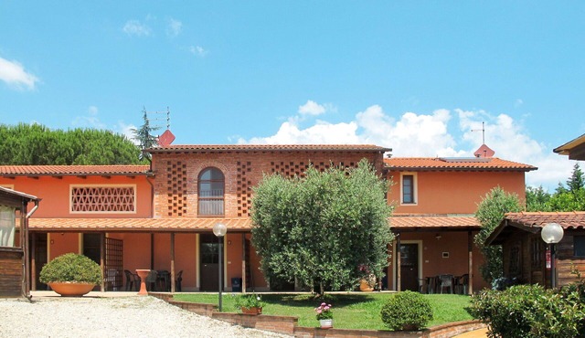 Cosy apartment for 5 guests with A/C, pool, WIFI, TV and patio