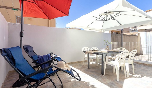 Cosy apartment for 5 guests with A/C, WIFI, TV and terrace