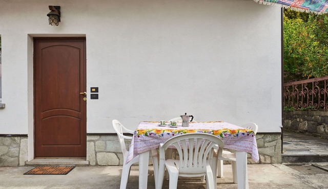 Cosy apartment for 7 people with WIFI, TV, terrace and pets allowed