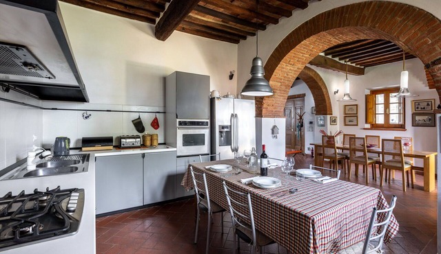 Cosy apartment in villa for 6 guests with WIFI, A/C, TV and veranda, close to Montepulciano
