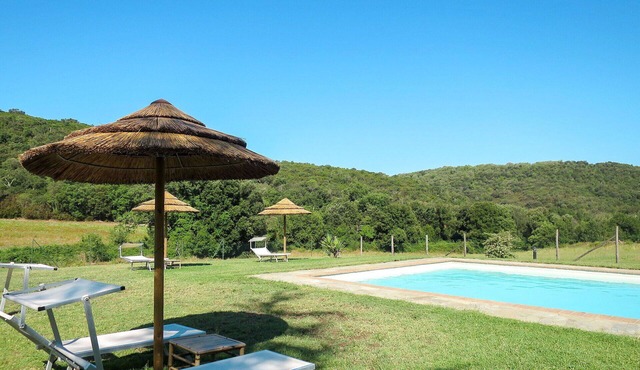 Cosy apartment in villa for 2 guests with pool, WIFI, TV and patio