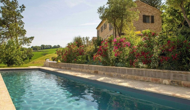 Country house in the hills of Le Marche
