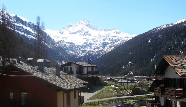 Cozy apartment with a view of the Rutor glacier