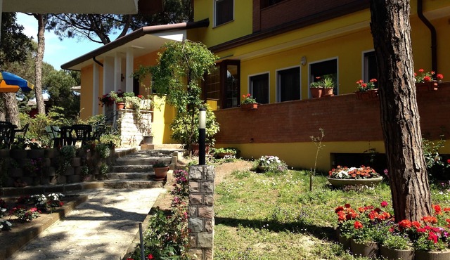 Cozy villa with large garden near the beach by Beahost Rentals
