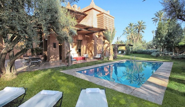 Exclusive LANKAH villa with private pool (3-4 bedrooms, sleeps 6-8)