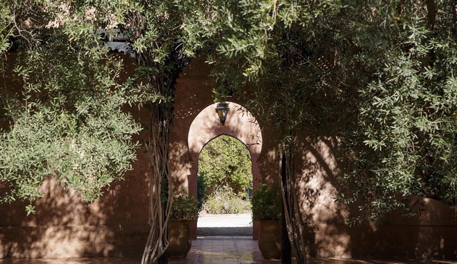 Exclusive Villa ALOUNA with private swimming pool, tennis court in the Palmeraie