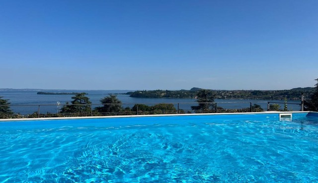 Feli Holiday Home - Panoramic pool lake view in Gardone Riviera