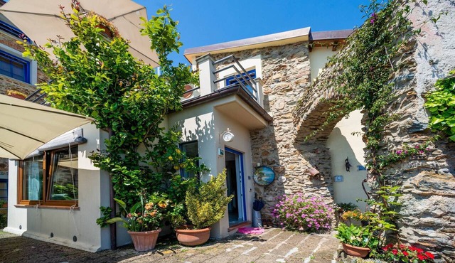 Flat with terrace,A/C, Wi-Fi, pool, e-car charging station, family friendly