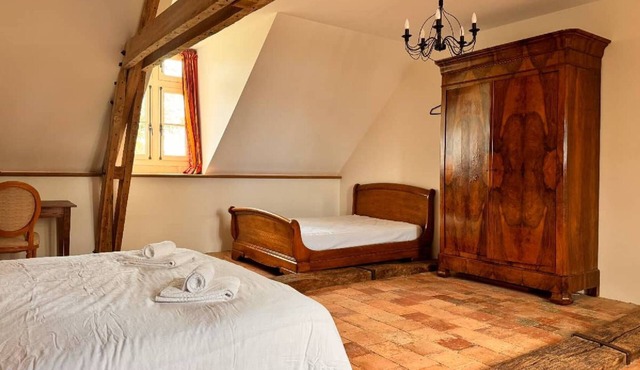 Friendly group accommodation for 15 people
