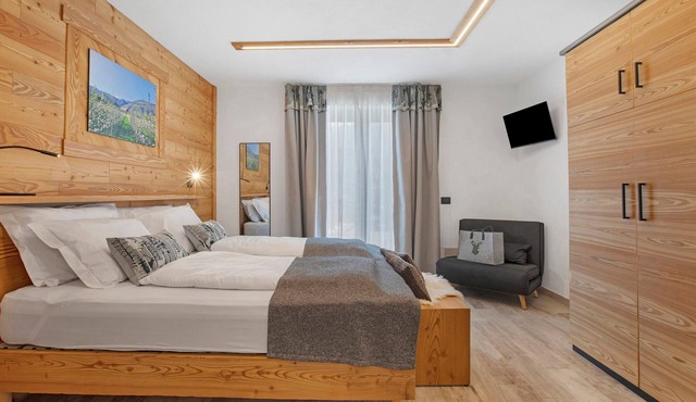 'Golden' Room with Mountain View, Wi-Fi and Air Conditioning