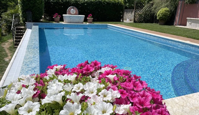 Gorgeous Historical 15th Century Catered Villa Burlamacchi