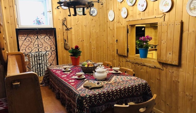 GuestHost - Cosy 85 sqm flat on 2 levels for 4 people, on the 3th floor of a typical mountain-style building (WITHOUT LIFT with stairs to access it).We are located in La Thuile, an Alpine resort famous for its ski slopes and peaceful atmosphere, close to