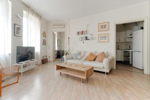 GuestHost - Cozy Balcony Flat X2 Porta Garibaldi