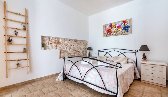 Helios Room 2, Conversano, Italy
